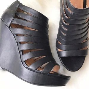 Chinese Laundry Black Wedges, size 8